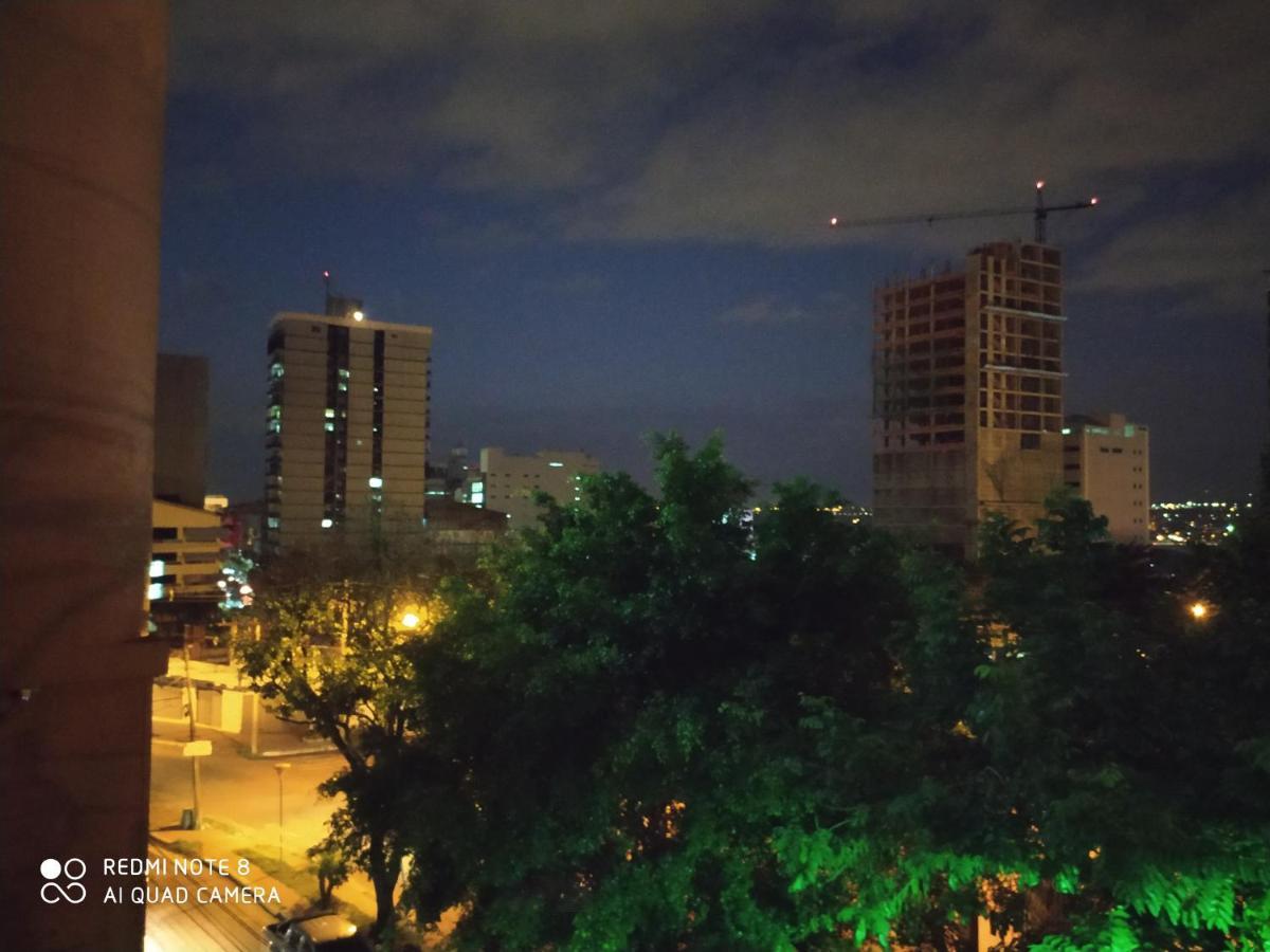 Amplio Y Comodo Apartamento Con Bella Vista En Pleno Centro Ciudad del Este Ngoại thất bức ảnh